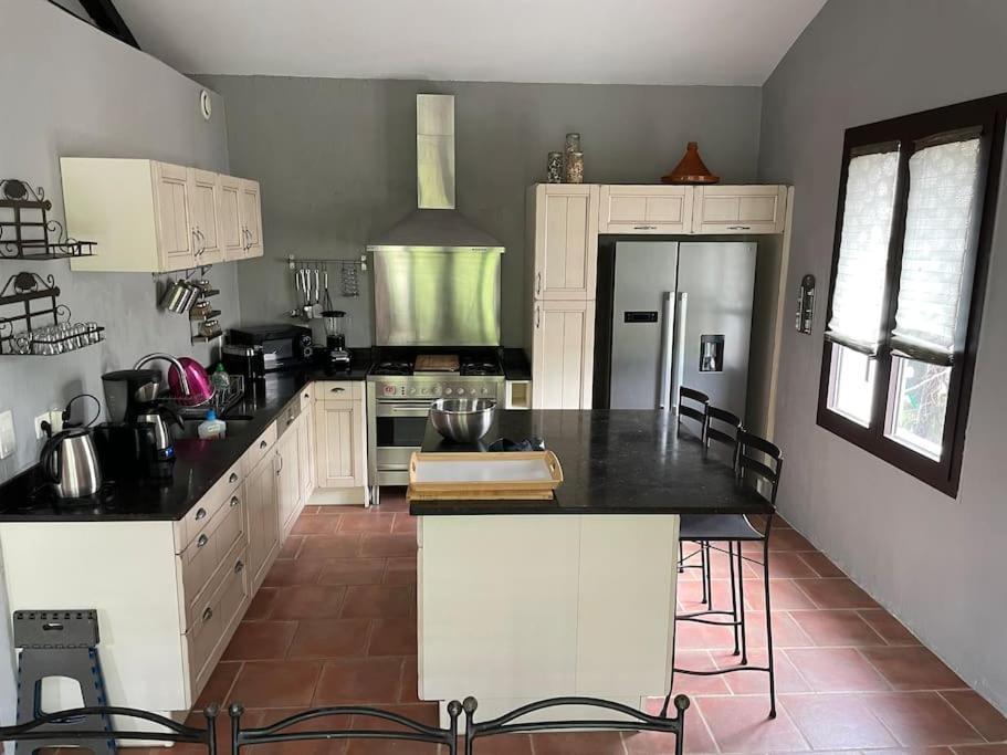 Ar De Vie Villa Chaleureuse En Provence Ventabren Esterno foto